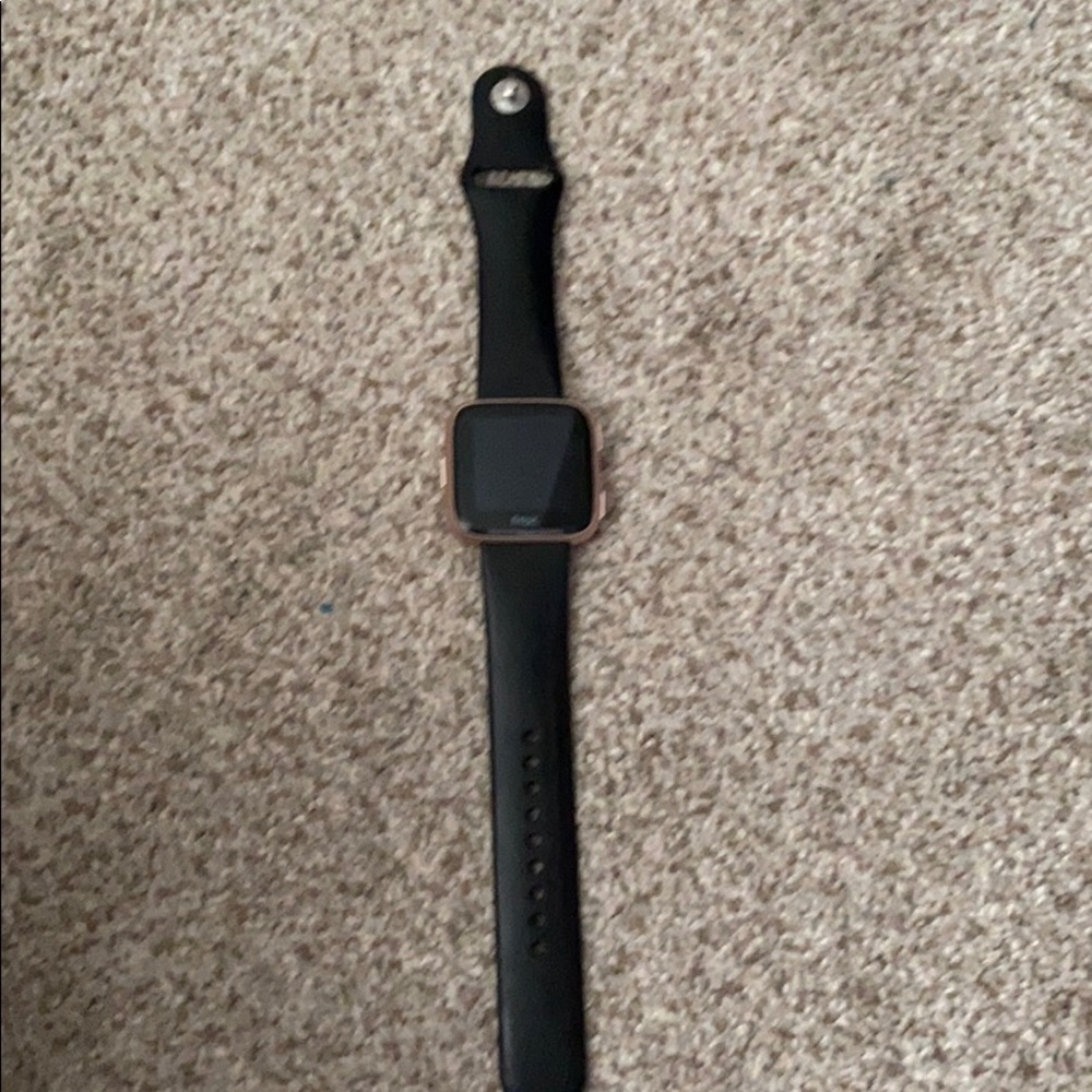 Black Fitbit versa